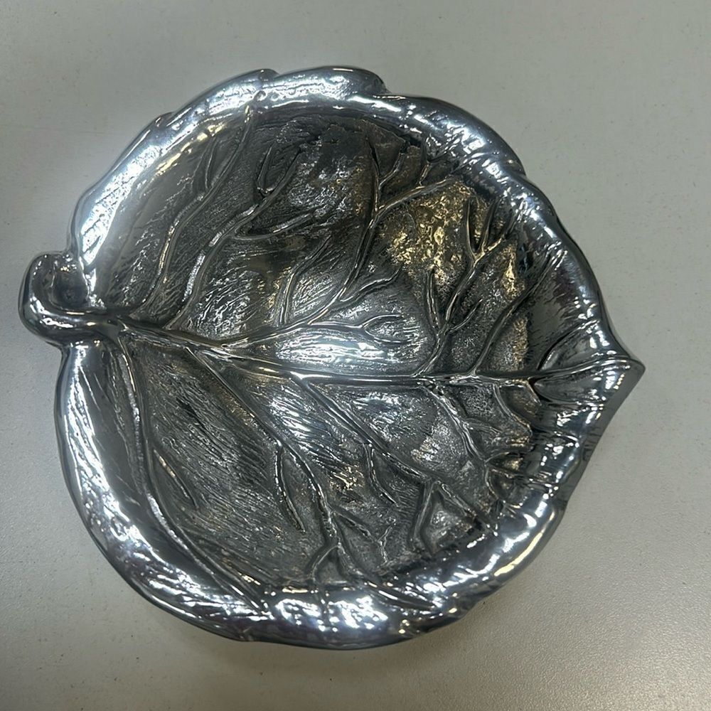 New Stock from gift store Beatriz Ball Petit Leaf serving bowl and spoon. KK89